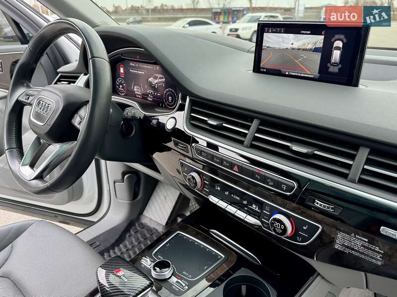 Позашляховик / Кросовер Audi Q7 2016 в Дніпрі