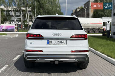 Внедорожник / Кроссовер Audi Q7 2020 в 