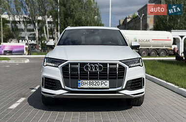 Внедорожник / Кроссовер Audi Q7 2020 в 
