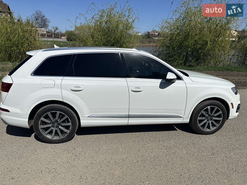 Позашляховик / Кросовер Audi Q7 2017 в Полтаві