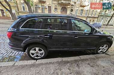 Позашляховик / Кросовер Audi Q7 2013 в 