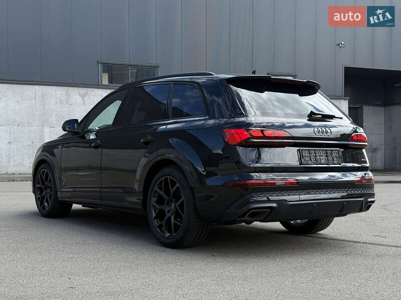 Внедорожник / Кроссовер Audi Q7 2025 в Киеве