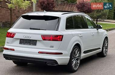 Внедорожник / Кроссовер Audi Q7 2018 в 