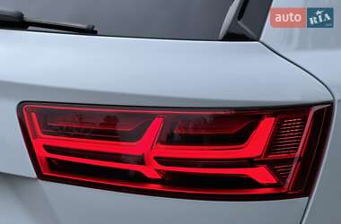 Внедорожник / Кроссовер Audi Q7 2018 в 