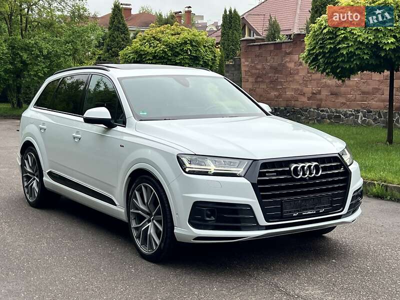 Позашляховик / Кросовер Audi Q7 2018 в Рівному