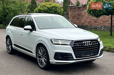 Внедорожник / Кроссовер Audi Q7 2018 в 