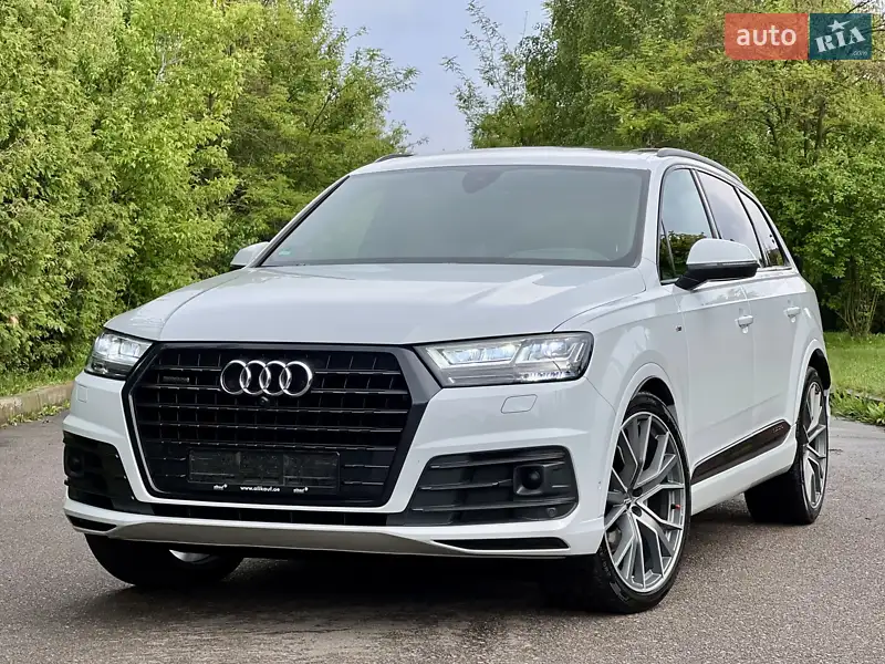 Внедорожник / Кроссовер Audi Q7 2018 в 