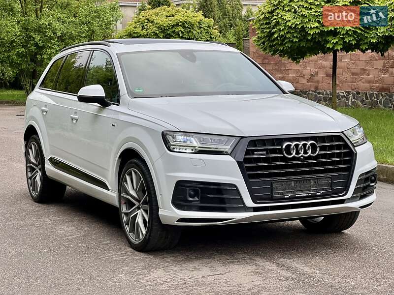 Позашляховик / Кросовер Audi Q7 2018 в Рівному