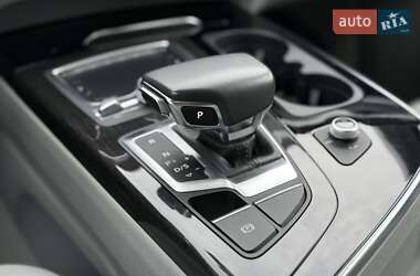 Внедорожник / Кроссовер Audi Q7 2019 в 