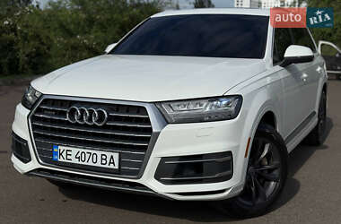 Позашляховик / Кросовер Audi Q7 2016 в 