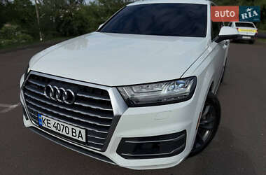 Позашляховик / Кросовер Audi Q7 2016 в 