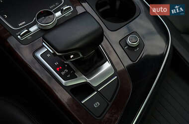 Позашляховик / Кросовер Audi Q7 2016 в 