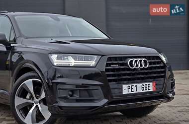 Внедорожник / Кроссовер Audi Q7 2018 в 