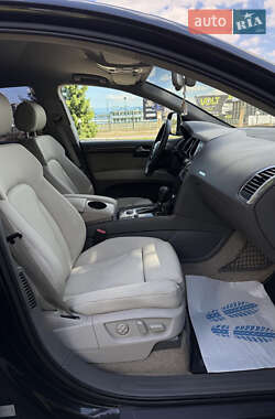 Внедорожник / Кроссовер Audi Q7 2006 в 