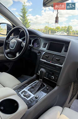 Внедорожник / Кроссовер Audi Q7 2006 в 