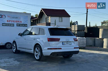 Внедорожник / Кроссовер Audi Q7 2017 в 