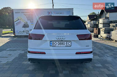 Внедорожник / Кроссовер Audi Q7 2017 в 