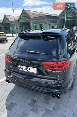Позашляховик / Кросовер Audi Q7 2016 в 