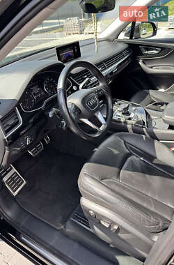 Позашляховик / Кросовер Audi Q7 2016 в 