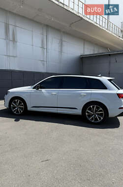 Внедорожник / Кроссовер Audi Q7 2025 в 