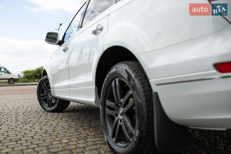 Позашляховик / Кросовер Audi Q7 2015 в Мукачевому