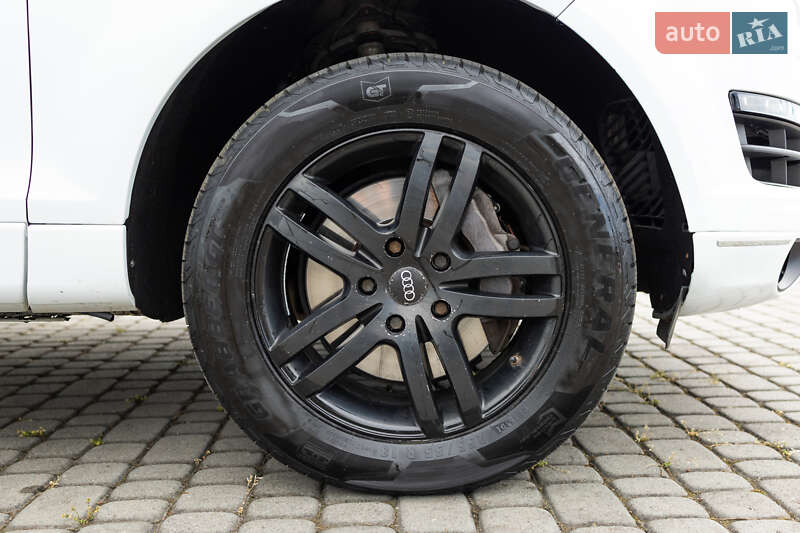 Позашляховик / Кросовер Audi Q7 2015 в Мукачевому