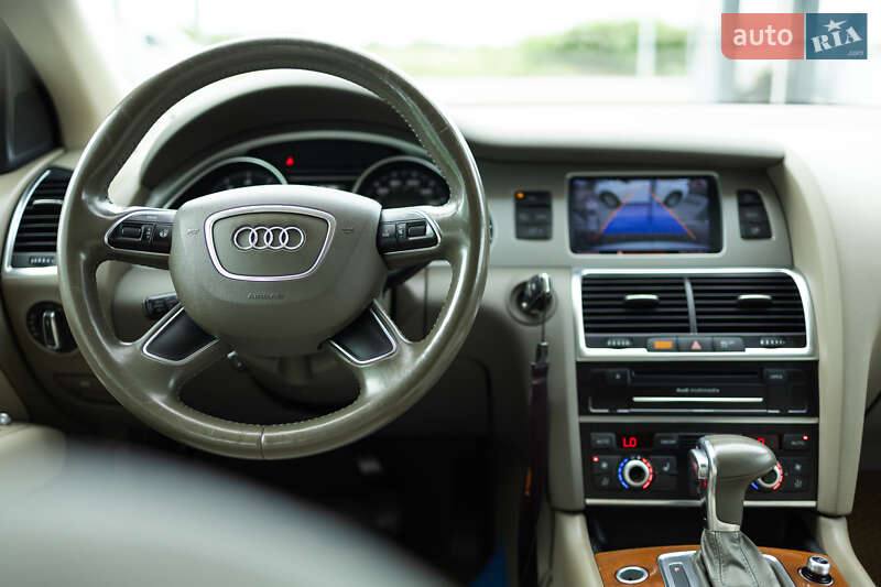 Позашляховик / Кросовер Audi Q7 2015 в Мукачевому