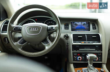 Внедорожник / Кроссовер Audi Q7 2015 в 