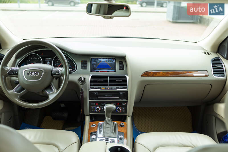 Позашляховик / Кросовер Audi Q7 2015 в Мукачевому