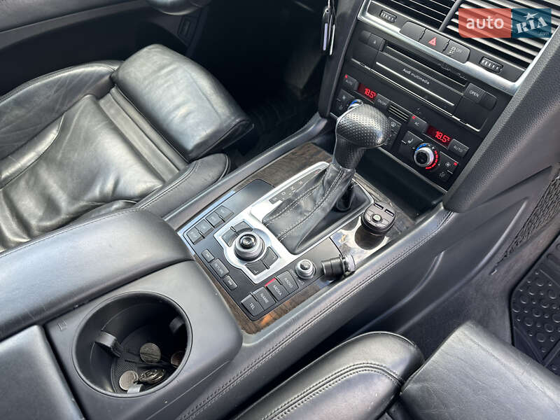 Позашляховик / Кросовер Audi Q7 2011 в Косові