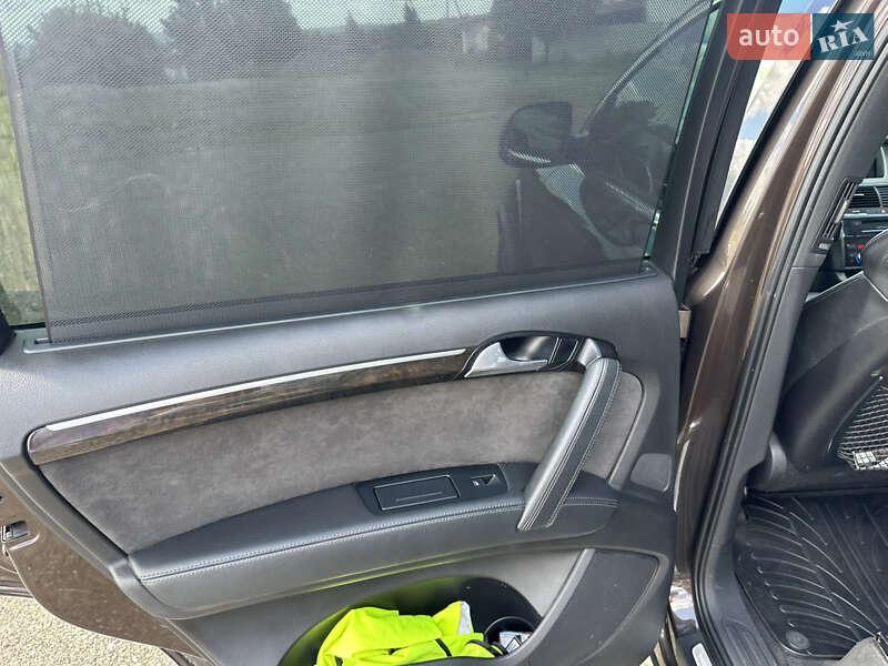 Позашляховик / Кросовер Audi Q7 2011 в Косові