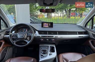 Внедорожник / Кроссовер Audi Q7 2015 в 