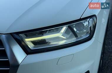 Внедорожник / Кроссовер Audi Q7 2015 в 