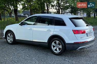 Внедорожник / Кроссовер Audi Q7 2015 в 