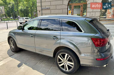 Внедорожник / Кроссовер Audi Q7 2014 в 