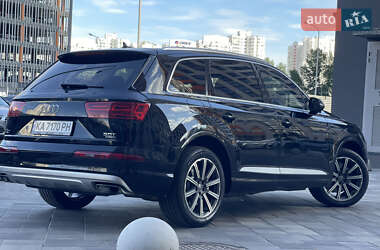Внедорожник / Кроссовер Audi Q7 2017 в 