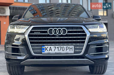 Внедорожник / Кроссовер Audi Q7 2017 в 