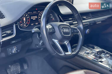 Внедорожник / Кроссовер Audi Q7 2017 в 
