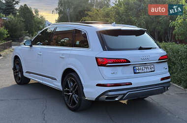 Внедорожник / Кроссовер Audi Q7 2023 в 