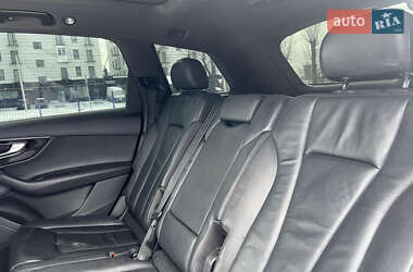 Позашляховик / Кросовер Audi Q7 2017 в 