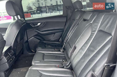 Позашляховик / Кросовер Audi Q7 2017 в 