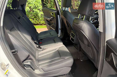 Позашляховик / Кросовер Audi Q7 2021 в 