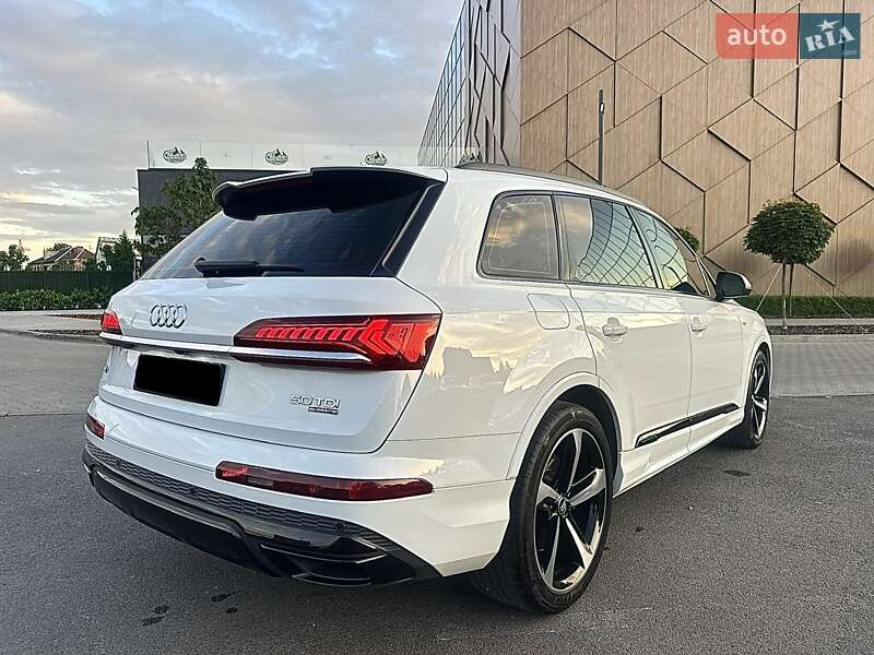 Позашляховик / Кросовер Audi Q7 2020 в Ужгороді