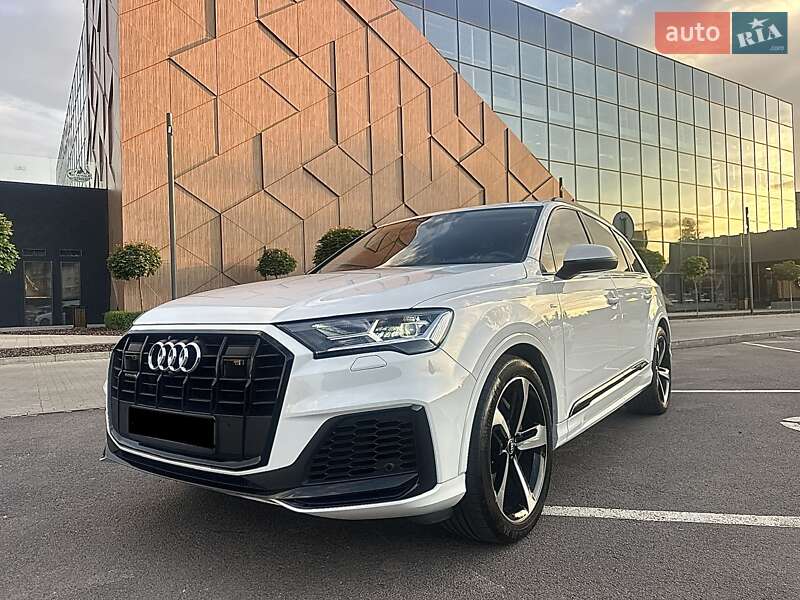 Позашляховик / Кросовер Audi Q7 2020 в Ужгороді
