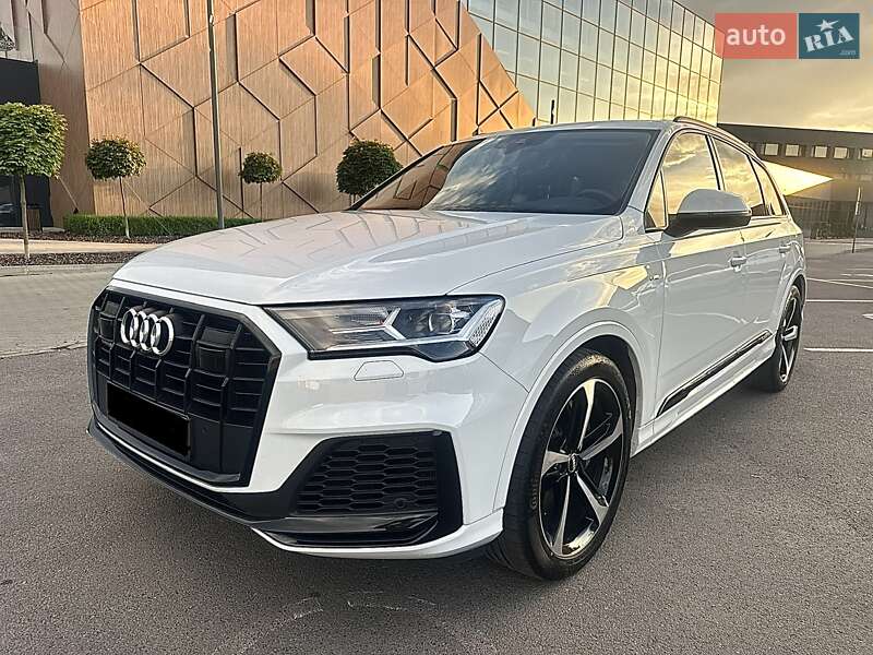 Позашляховик / Кросовер Audi Q7 2020 в Ужгороді