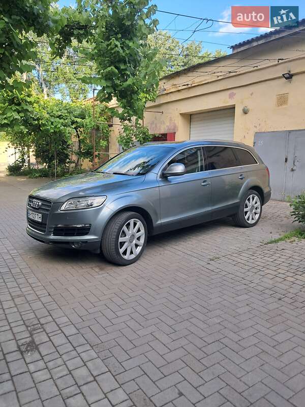 Внедорожник / Кроссовер Audi Q7 2006 в Измаиле