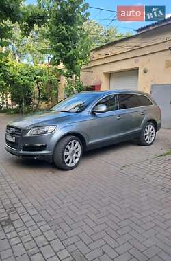 Внедорожник / Кроссовер Audi Q7 2006 в 