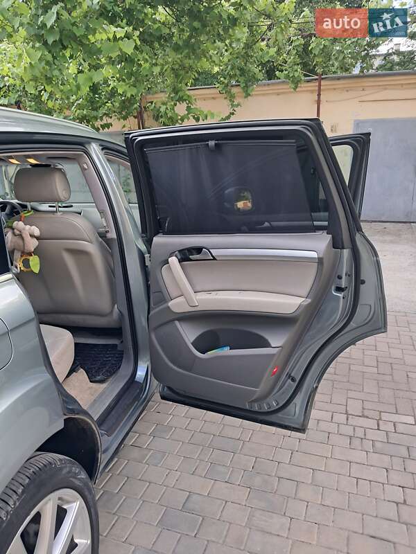 Внедорожник / Кроссовер Audi Q7 2006 в Измаиле