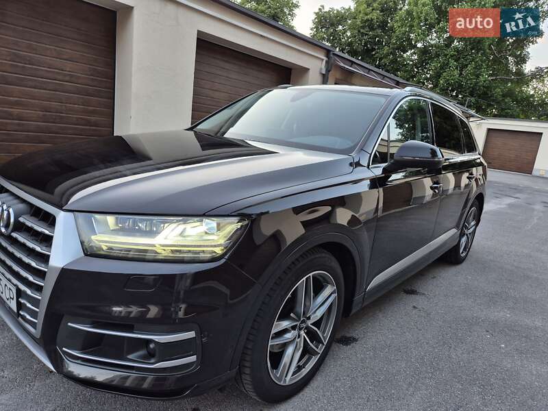 Позашляховик / Кросовер Audi Q7 2017 в Вінниці