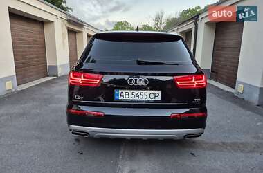 Позашляховик / Кросовер Audi Q7 2017 в 